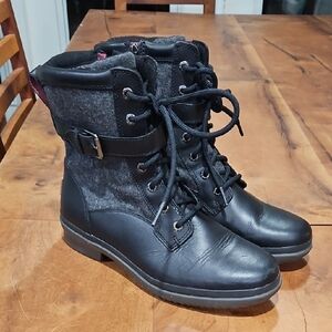 UGG Black Women's Lace-Up Boots Sz 8. Wool And Leather